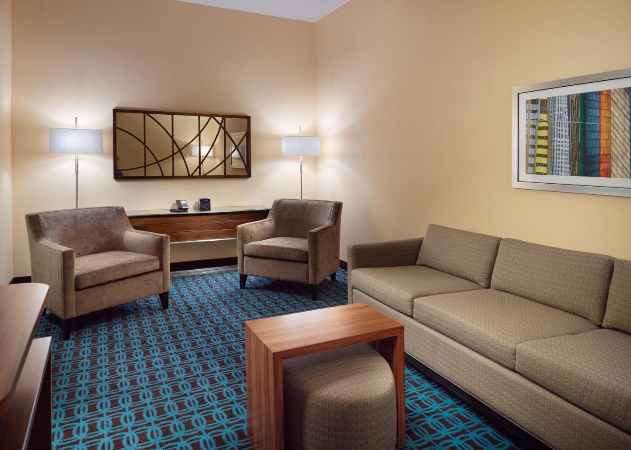 Fairfield Inn & Suites By Marriott Hendersonville Флэт-Рок Экстерьер фото